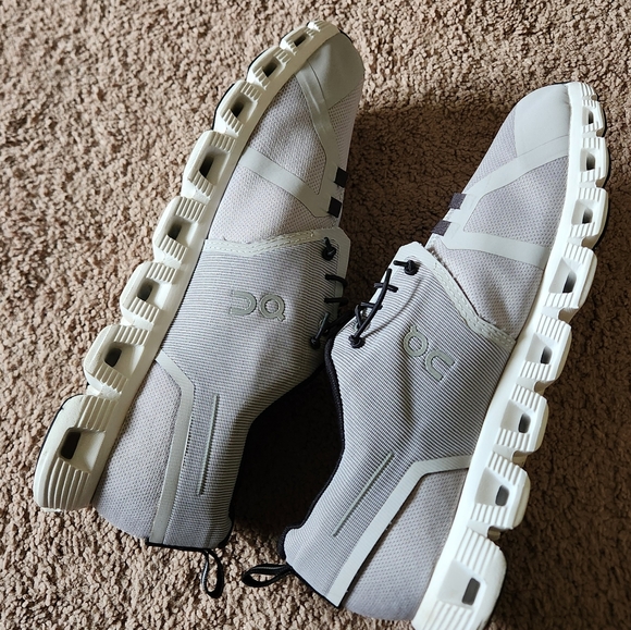 ON Running Cloud 5 Waterproof Shoes Glacier/White Womens 10.5 EUC - Picture 7 of 16